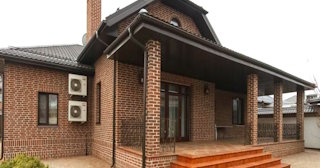 Строительство домов из кирпича с мансардой в Донецке | от 3682 рублей